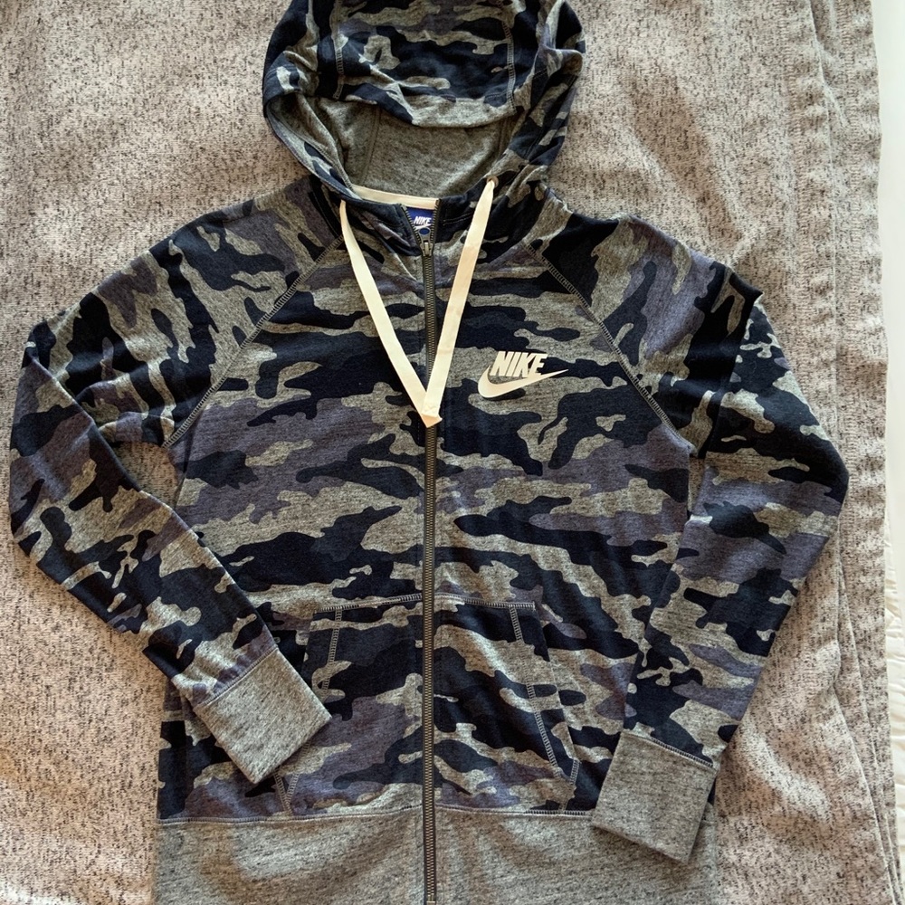 **SOLD** Nike camo jacket.